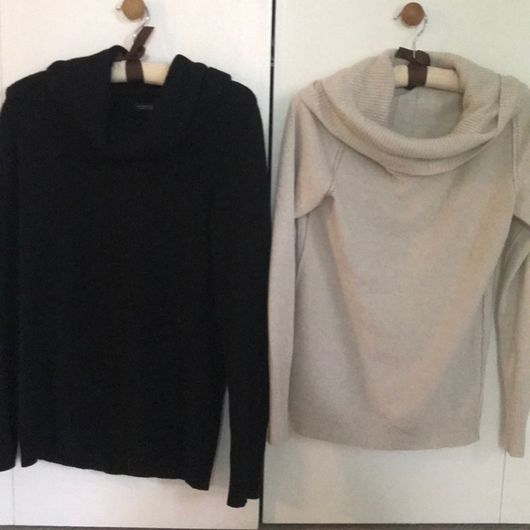 2 Banana Republic sweaters - Picture 1 of 5